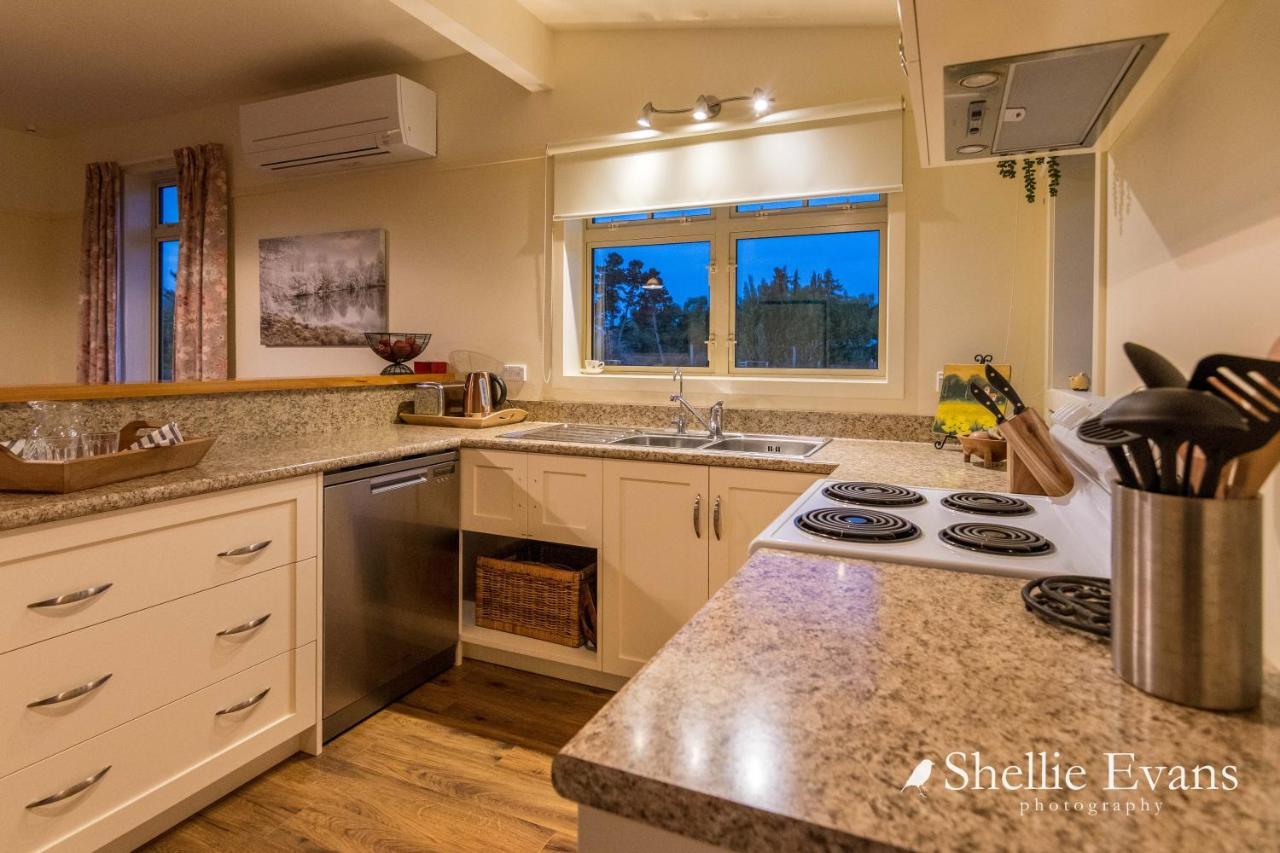 Night Sky Cottage - Kahu Cottage - Hot Tub Twizel Exterior photo